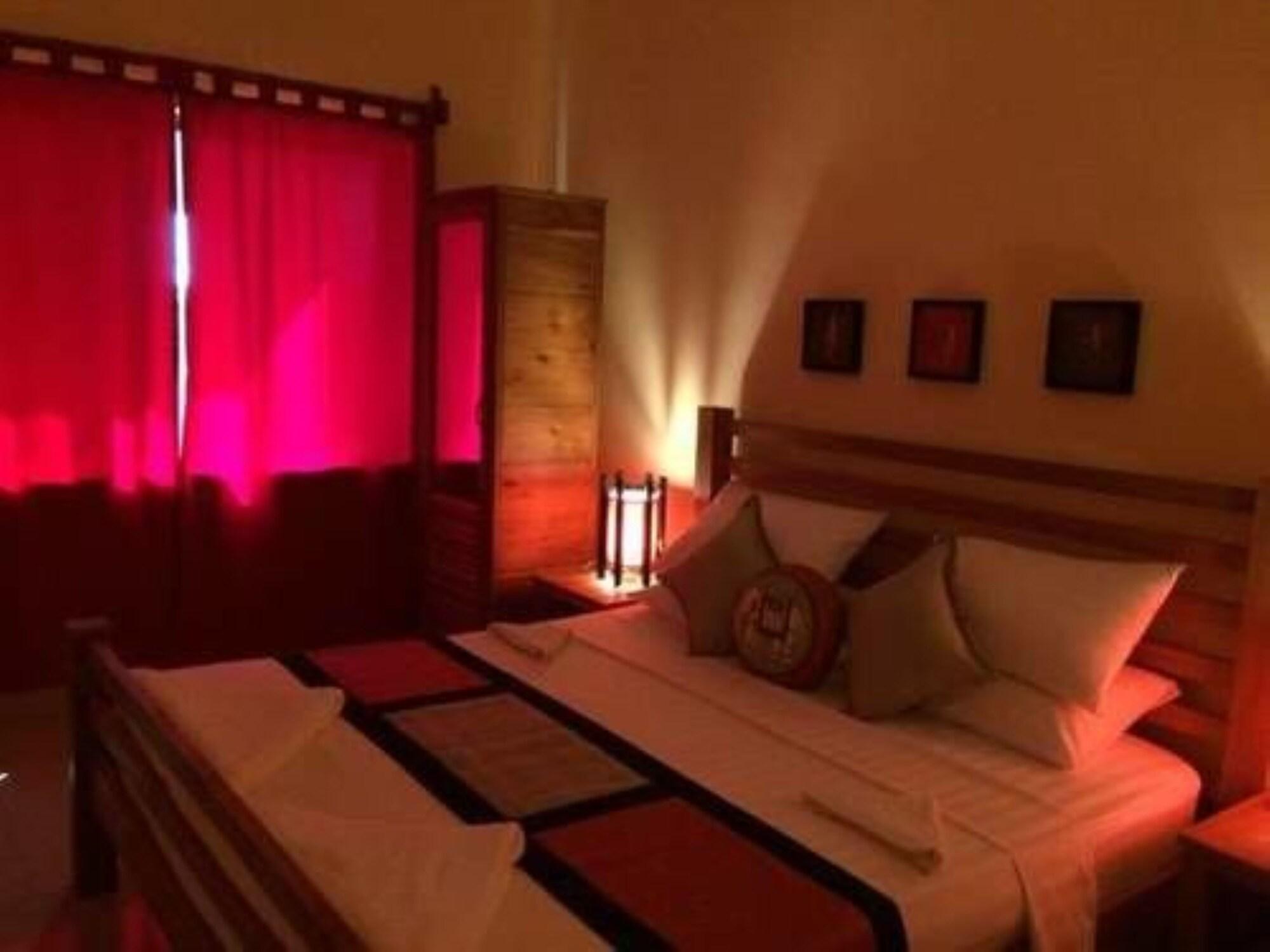 Hotel Mea Culpa Kampot Esterno foto