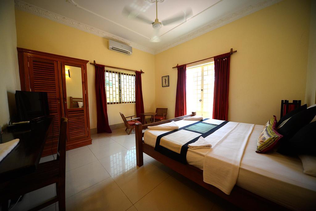 Hotel Mea Culpa Kampot Esterno foto