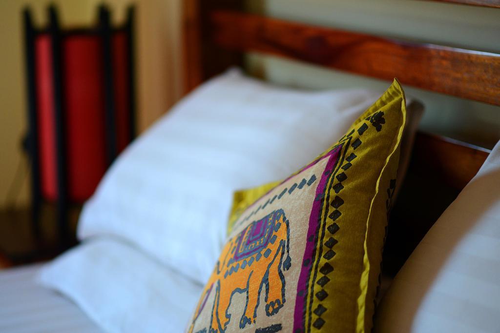 Hotel Mea Culpa Kampot Esterno foto