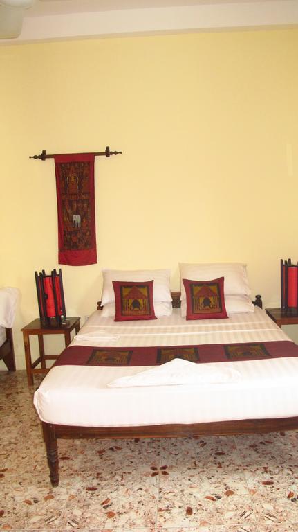 Hotel Mea Culpa Kampot Esterno foto