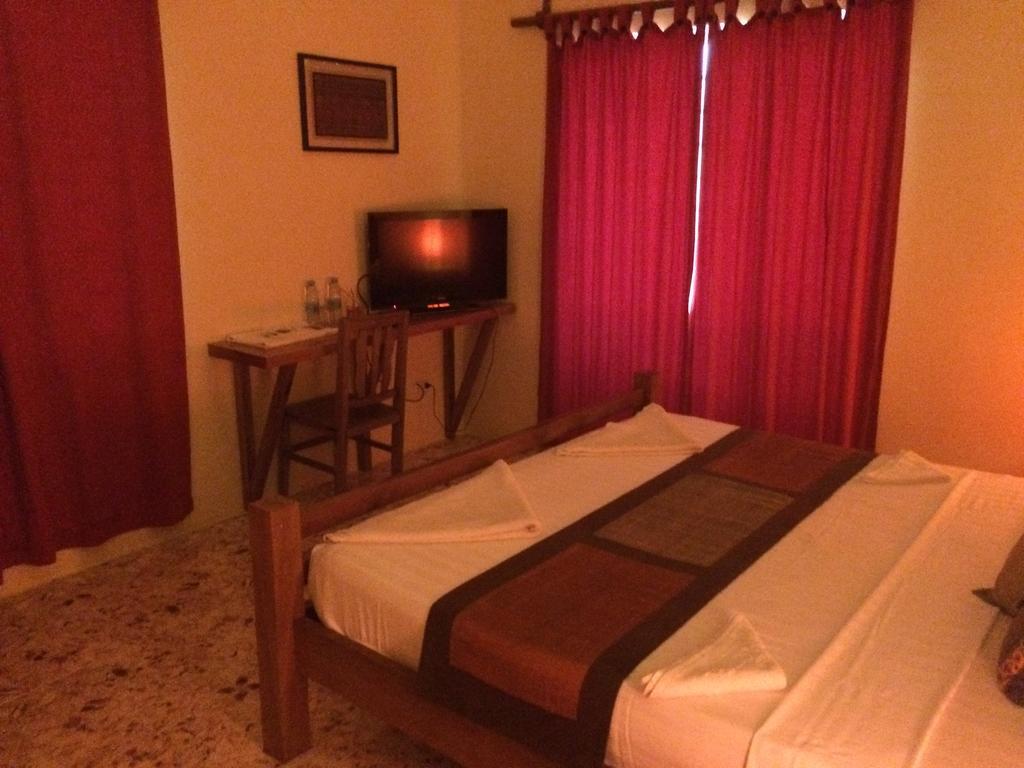 Hotel Mea Culpa Kampot Esterno foto