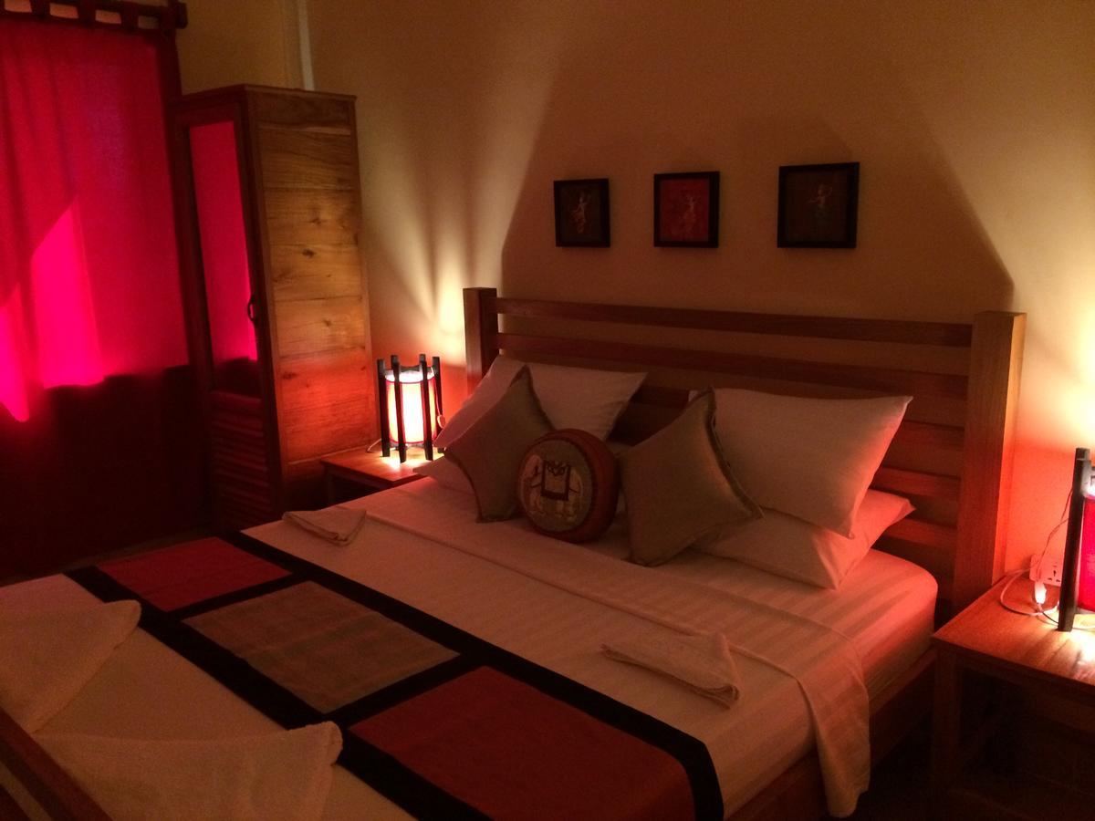 Hotel Mea Culpa Kampot Esterno foto