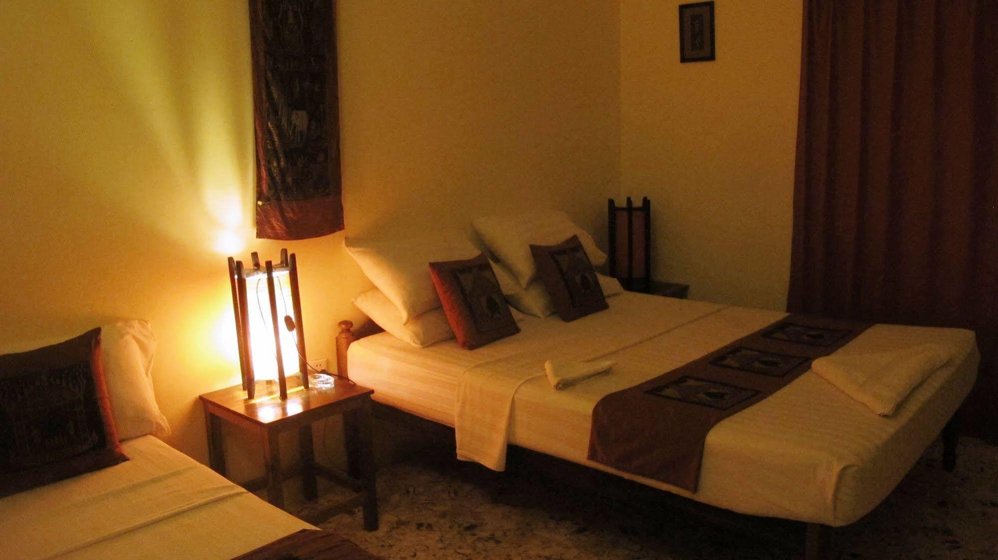 Hotel Mea Culpa Kampot Esterno foto