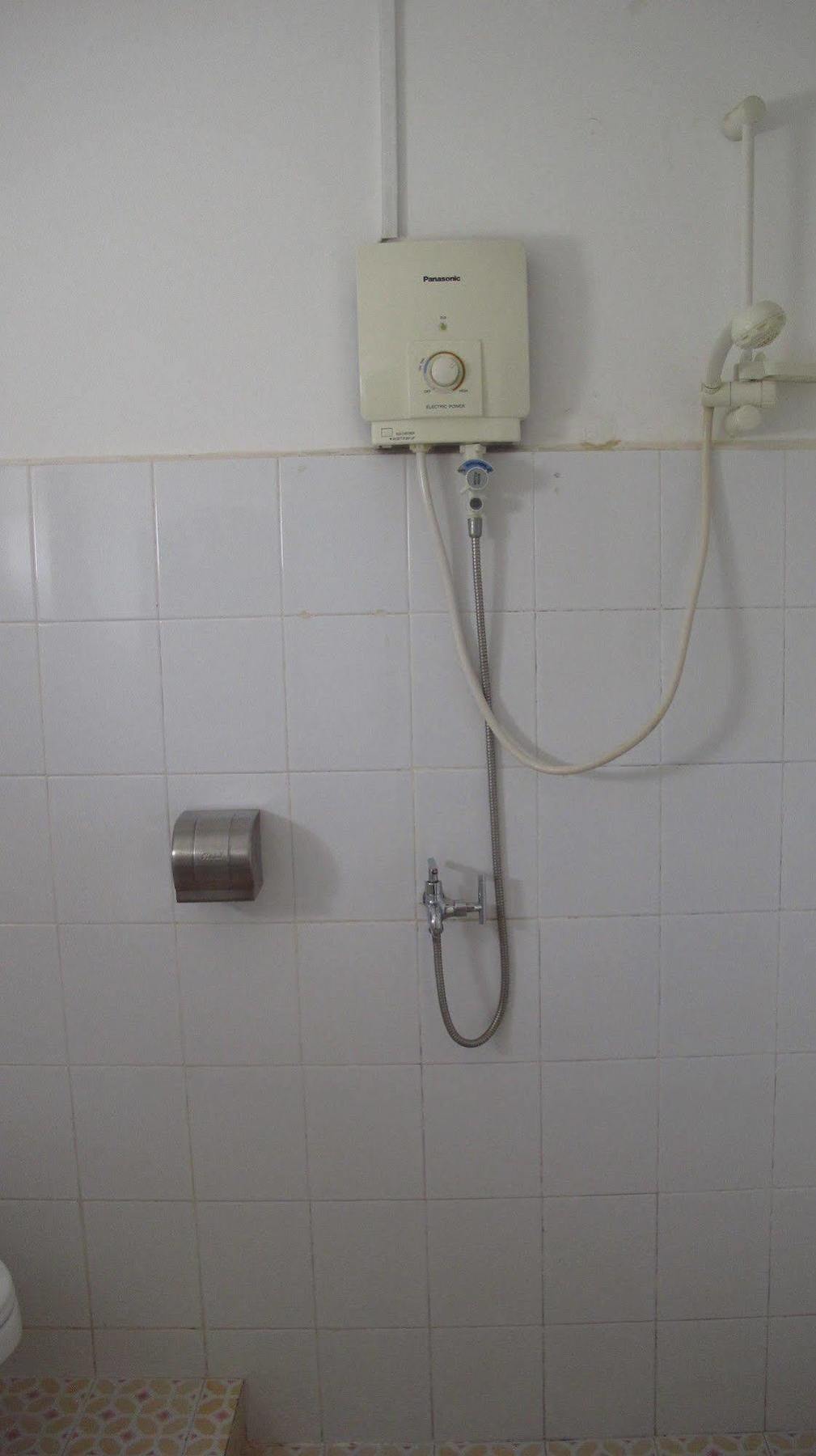 Hotel Mea Culpa Kampot Esterno foto