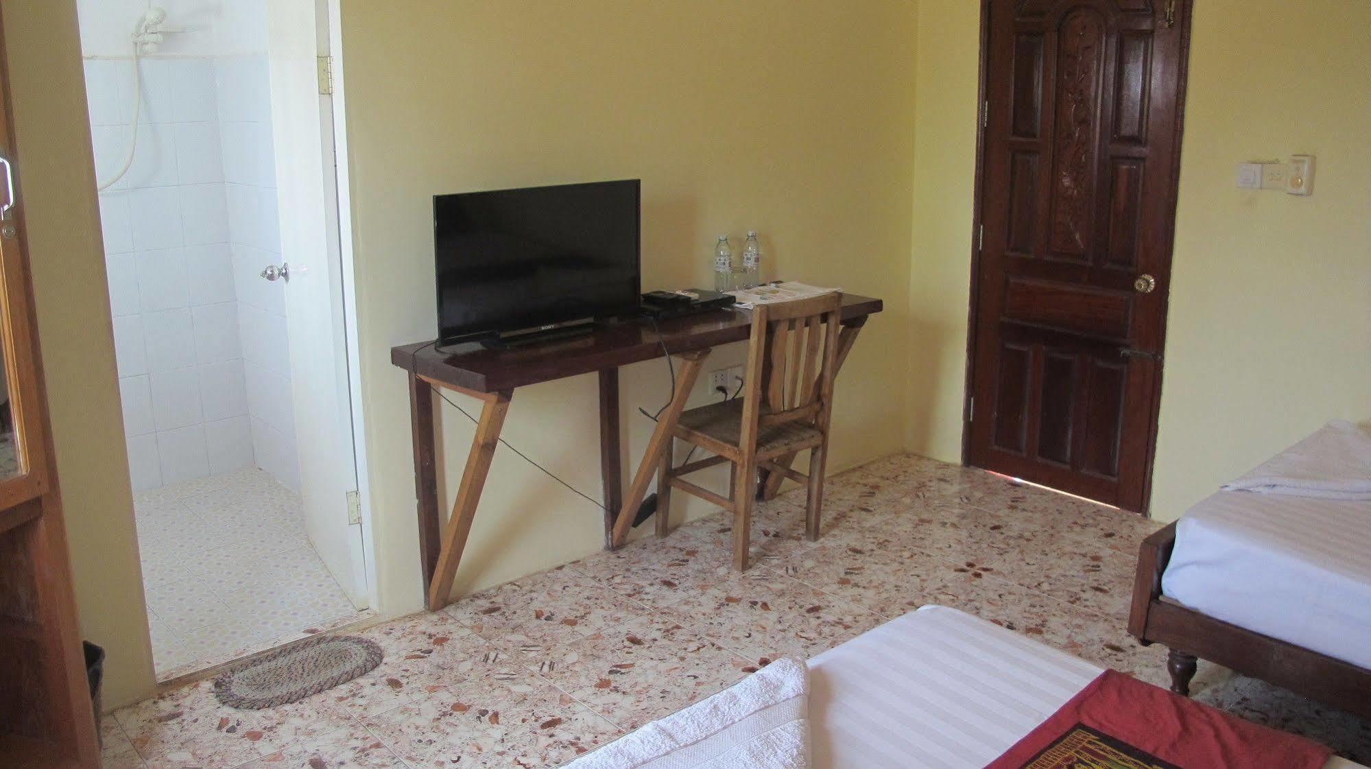 Hotel Mea Culpa Kampot Esterno foto